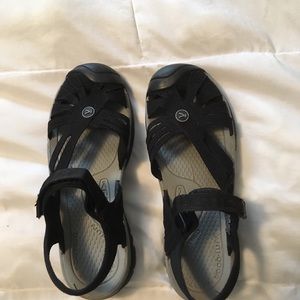 Keen Rose sandals- only worn 3x!